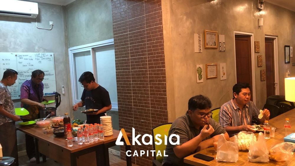 Kebersamaan yang Menguatkan di Momen Buka Bersama Akasia Capital